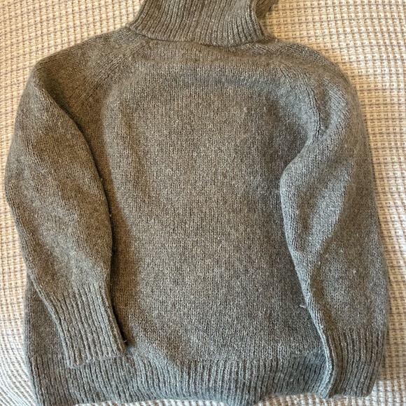XXS Aritzia Day Off Turtleneck - Gray - Picture 2 of 6